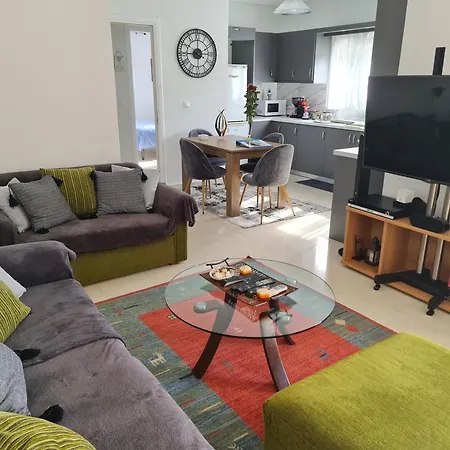 Evi'S & George'S Home-3